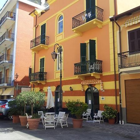 Hotel Mimosa Alassio Exteriör bild