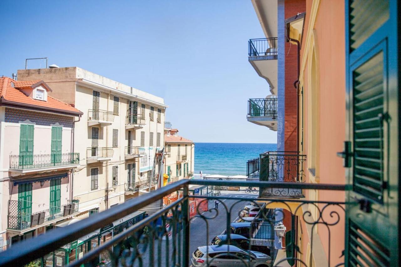 Hotel Mimosa Alassio Exteriör bild