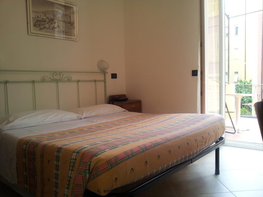 Hotel Mimosa Alassio Rum bild